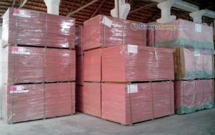 供应B1级防火中密度纤维板（新标准GB8624-2006-C级）——高品质建筑装饰材料批发